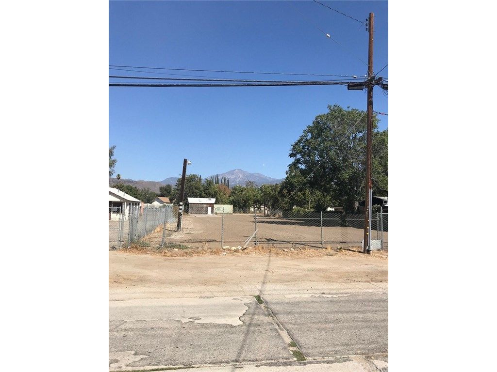 32436 Dunlap Blvd, Yucaipa, CA 92399